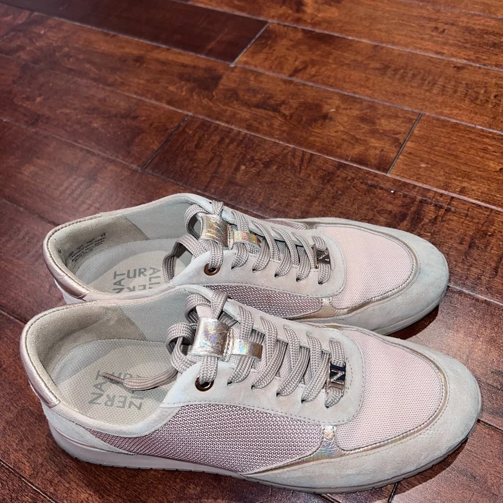Stuart Weitzman Nude Gold sneakers - Picture 5 of 6